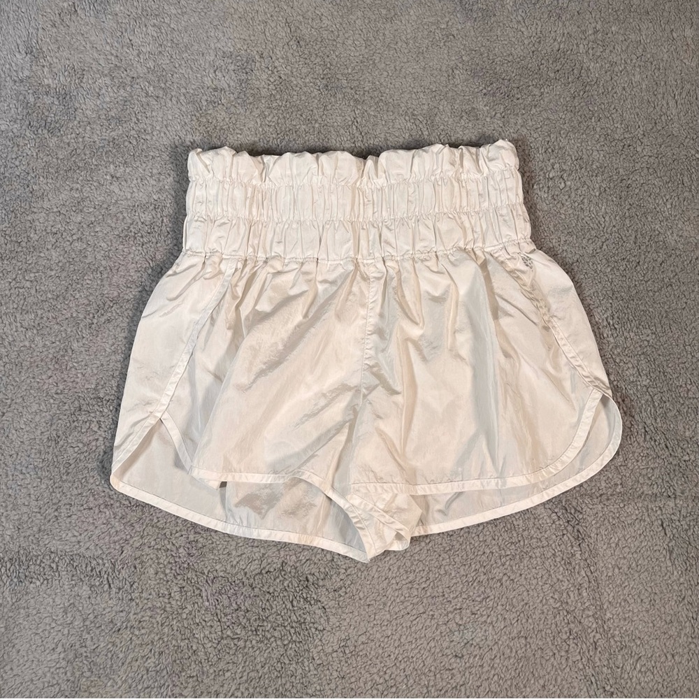 FP Movement Women’s White The Way Home Shorts‎ Size Large